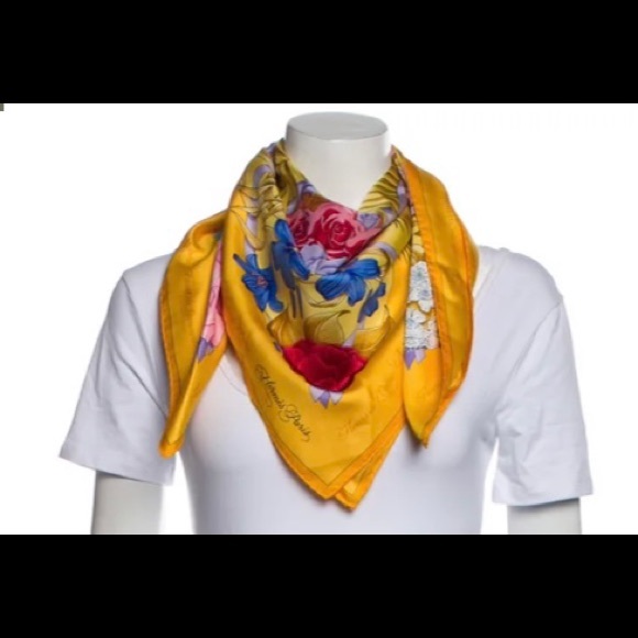HERMÈS
Fleurs de L'Opera Scarf - Picture 3 of 3